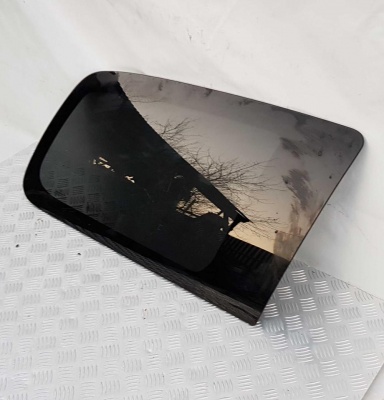 Стекло задней форточки правое Dodge Durango 2004-2009 55362472AA; 55362470AA; 55362472AB; 55362470AB