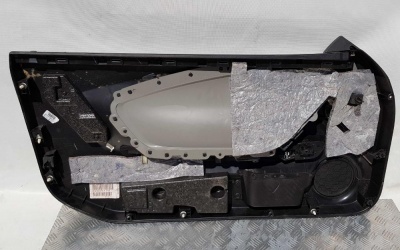 Обшивка двери правая Chevrolet Camaro 2010-2015 22808120