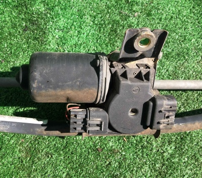 Трапеция стеклоочистителей Hummer H2 2003-2007 15910773 ; 15827259 ; 15832906 ; 15060726 ; 15180293 ; 15190619 ; 15112265 ; 15230082 ; 15252855