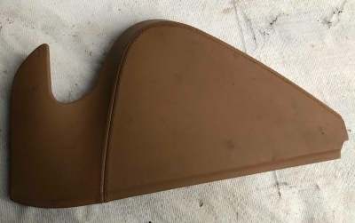 Накладка панели/блока предохранителя левая Cadillac Escalade / Tahoe 84333430 ; 84199737