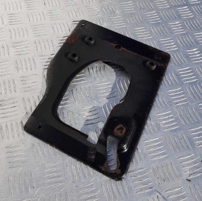 Кронштейн воздушного фильтра Chevrolet Tahoe 1999-2006 15295257; 15735435