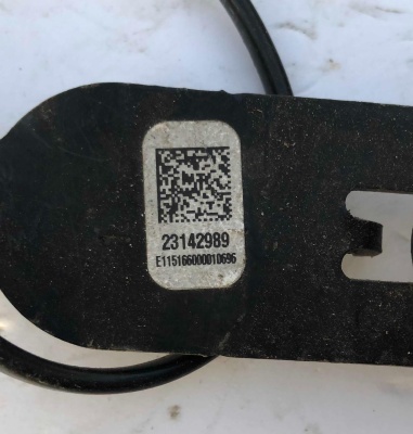 Замок ремня безопасности пассажирский Cadillac Escalade 2015-2020 23142989