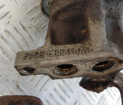 Адаптер масляного фильтра Ford Expedition 1996-2002 (4.6L) F75E 6884 GA; F75Z 6881 GA; F75Z 6881 FA