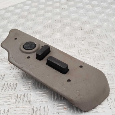 Блок регулировки положения сидения пассажирского Chevrolet Tahoe 1999-2006 88941683; 12450254; 12473558