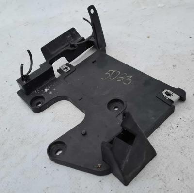 Кронштейн ЭБУ ECM (2.3L) Ford Mustang 2015-2017 FR3Z 12A659 A; FR3A 12A692 BC/BD/BE