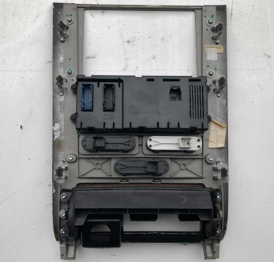 Панель центральная Lincoln Navigator 2008-2009 8L7Z 7804302 BA ; 8L74 7804302 BA