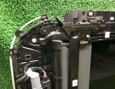 Люк Chevrolet Suburban / Escalade 2021-н.в. 84854203 ; 84636410 ; 84751119 ; 84947927 ; 84810473 ; 84908474 ; 84810475 ; 84686584 ; 84854219 ; 84871907 ; 84686583