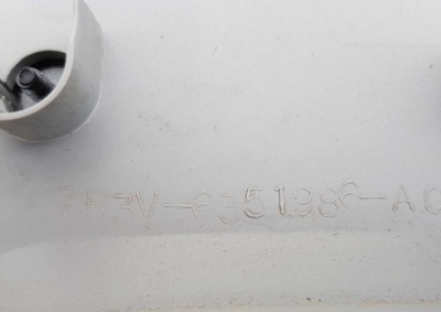 Панель заднего окна правая Ford Mustang 2004-2010  7R33 6351986; 7R3V 6351986; 5R3Z 6352018 AAA