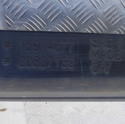 Порог правый (с дефектом) Chevrolet Suburban 2006-2014 15914677; 15105388