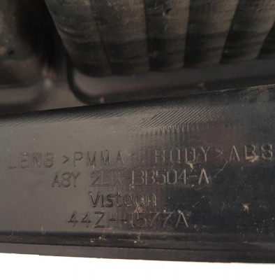 Фонарь задний правый (с дефектом) Ford Expedition 2003-2006 44ZH 1577; 2LIX 13B504 A; 2L1Z 13404 AB