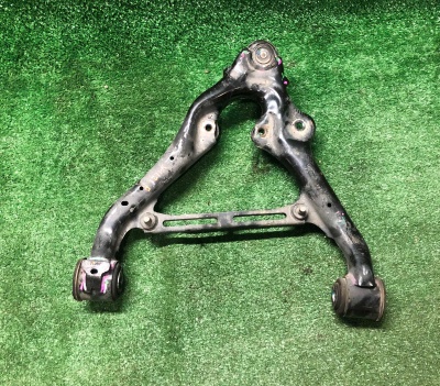 Рычаг передний нижний правый Chevrolet Tahoe / Escalade 2021-н.в. 84729619