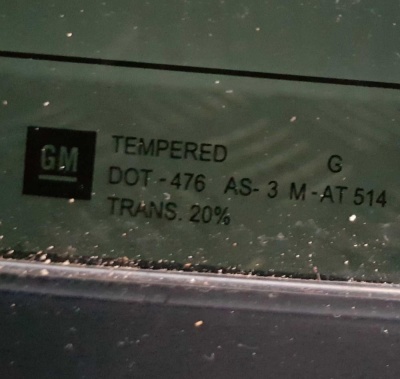 Кузовное стекло заднее Chevrolet Avalanche 2007-2013 93439995; 15086432; 93439994; 15086433; 15077101