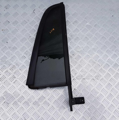 Стекло/Форточка двери задней правой с уплотнителем Ford Expedition 2003-2015 5L14 7825828; 2L1Z 7825380