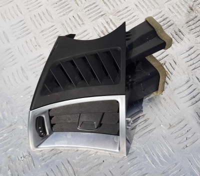 Дефлектор панели торпедо левый Cadillac SRX 2009-2016 15894308; 22786377