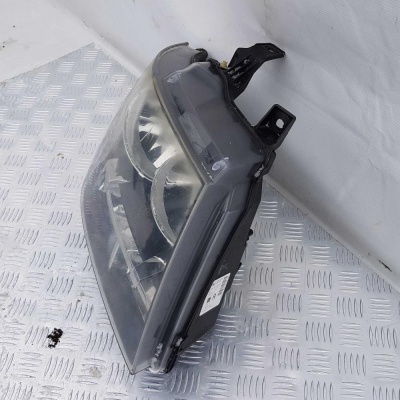 Фара передняя правая (с дефектом) Chevrolet Tahoe 2006-2014 22853026; 20760579; 15950808; 15882878; 15853253; 15820049; 15819694; 15200041; 15863395; 15895613