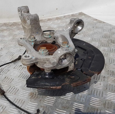 Кулак поворотный передний правый Ford Explorer 5 2011-2015 BB53 3K170 A; BB5Z 3K185 A