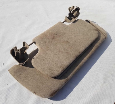 Козырек солнцезащитный левый Chevrolet Tahoe 1999-2003 15000919