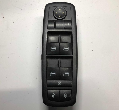 Блок управления стеклоподъемником водительской двери Jeep Grand Cherokee WK2 2012-2015 56046568AC