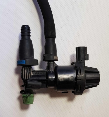 Клапан вентиляции топливного бака Ford Explorer 3 4U5A 9G641; 4U5Z9J451BA