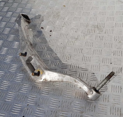 Кронштейн редуктора переднего Chevrolet Tahoe 1999-2006 15999801