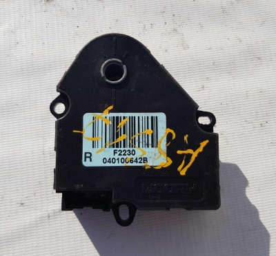 моторчик заслонки отопителя Chevrolet Tahoe 2006-2014 F2230; 040100642B; 89018365