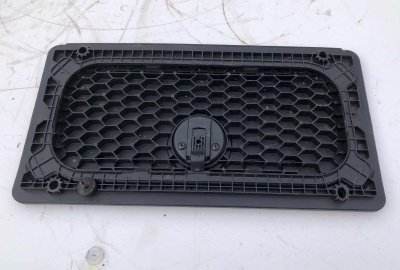 Защелка крышки багажного отсека заднего пола Dodge RAM 1500 2009-2018 1GJ06TRMAC