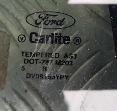 Стекло/Форточка двери задней левой с уплотнителем Ford Expedition 2003-2015 5L14 7825829; 2L1Z 7825381