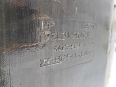 Бензобак Ford Explorer 4  8L2Z 9002 B; *L2U 9010