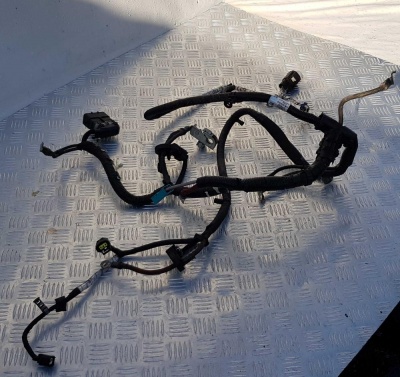 Коса проводки подкапотная от аккумулятора Ford Explorer 5 DB5Z 14300 B; DB5T 14B060 BC