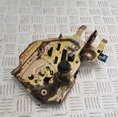 Замок багажника Chevrolet Tahoe 1999-2006 15808595; 15250765; 15199583; 15093457; 15764041; 15753091; 15054327