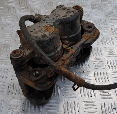 Суппорт тормозной передний правый Chevrolet Tahoe 1999-2006 18025701; 25848000; 18040101; 19331021