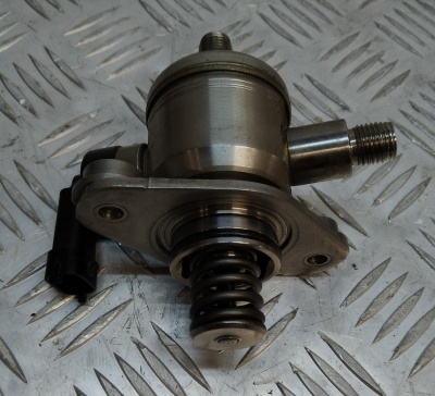 Топливный насос высокого давления (ТНВД) Chevrolet Camaro 2012-2015/Cadillac CTS 2010-2015 12641740; 12622475