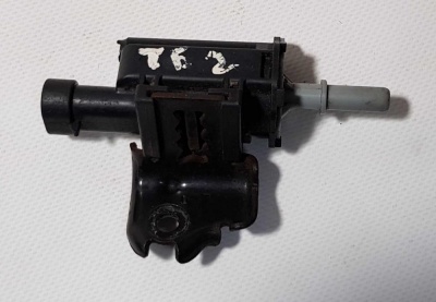 Клапан вентиляции топливного бака Chevrolet (General Motors) 12597341