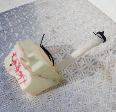 Бачок стеклоомывательной жидкости Ford Escape 2000-2007 YL8Z 17618 AA; YL8X 17618 AB