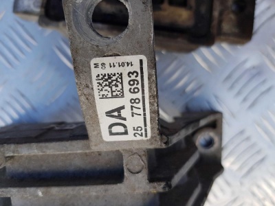 Опора ДВС правая Cadillac SRX 2009-2016 25778693