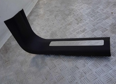 Накладка порога внутренняя передняя правая Ford Explorer 5 BB5Z 7813208 AA; BB53 7813200