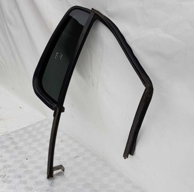 Стекло/Форточка двери задней правой с уплотнителем Ford Explorer 3-4 2002-2010 1L2Z 7825766; 6L24 7825766; 8L2Z 7825766