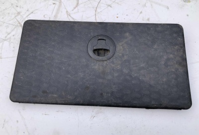 Защелка крышки багажного отсека заднего пола Dodge RAM 1500 2009-2018 1GJ06TRMAC