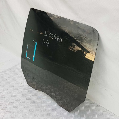 Стекло двери задней левой Ford F150 2004-2008 4L3Z 1625713; 4L34 1625713