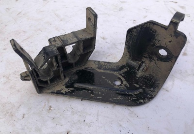 Кронштейн топливопровода Cadillac Escalade / Tahoe 2008-2020 15126012