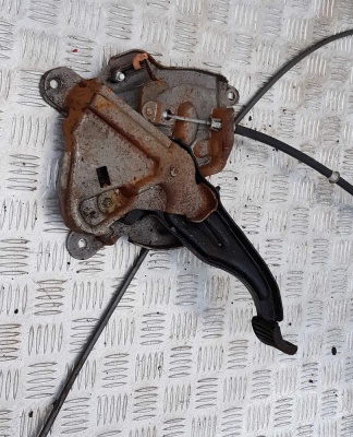 Педаль стояночного тормоза Chevrolet Tahoe 1999-2006 25780186