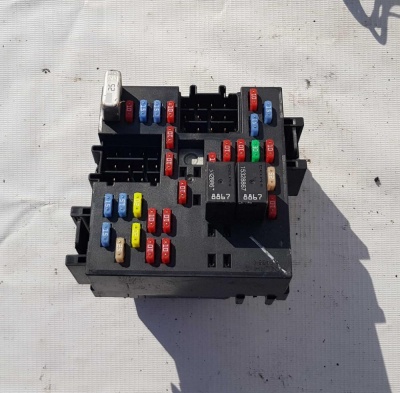 Блок предохранителей салонный Chevrolet Tahoe 1999-2006 15058033; 10383306; 15266954