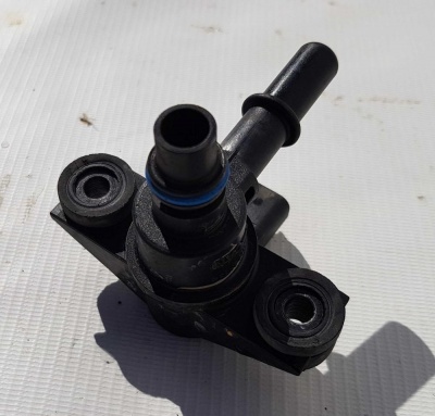 Клапан паров топлива Ford Explorer 5 AU5Z 9C915 B; AU5A 9G866 AA