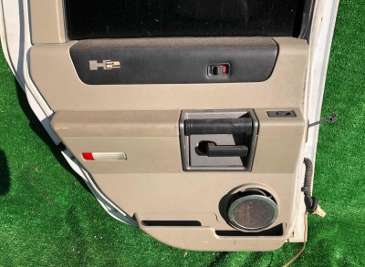 Обшивка задней левой двери Hummer H2 2003-2004 10358810 ; 15107703 ; 15122405 ; 15067982 ; 15177710 ; 15179358 ; 15191573 ; 15201866