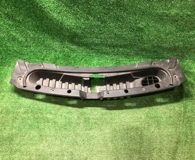 Панель/Кожух замка капота Chevrolet Tahoe / Escalade 2021-н.в. 84775412 ; 84248794