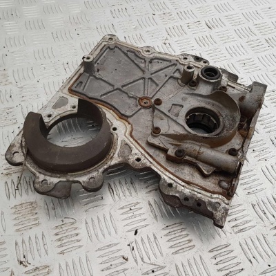 Крышка двигателя передняя с масл. насосом (3.5L;4.2L) Chevrolet TrailBlazer 2001-2009/Hummer H3 2005-2010 12628565; 12576249; 12577097; 12601932; 12586647; 12582737; 12575539; 12569163; 24577548