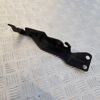 Кронштейн крыла/петли капота правый Chevrolet Tahoe 2006-2014 15951193; 15881348; 15870421; 15870421; 15832262
