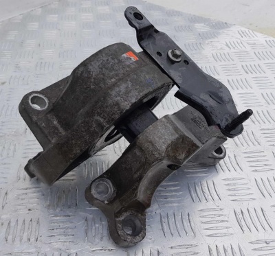 Опора АКПП верхняя  Ford Explorer 5 2011-2012 BB5Z 6038 B; BB53 6F020 AB