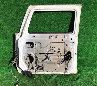 Дверь пассажирская Hummer H2 2003-2009 25887985 ; 10396641 ; 25845884 ; 15249705 ; 15220355 ; 15063269 ; 15185730 ; 15192369 ; 15185730 ; 15192369 ; 15199904 ; 15113788 ; 15129458 ; 21994142 ; 15138382