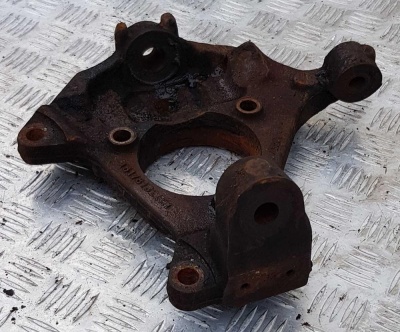 Поворотный кулак передний правый Chevrolet Tahoe 1999-2006 15178162; 19257047